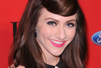 Summer-makeup-trend-2012-bright-pink-lipstick-side